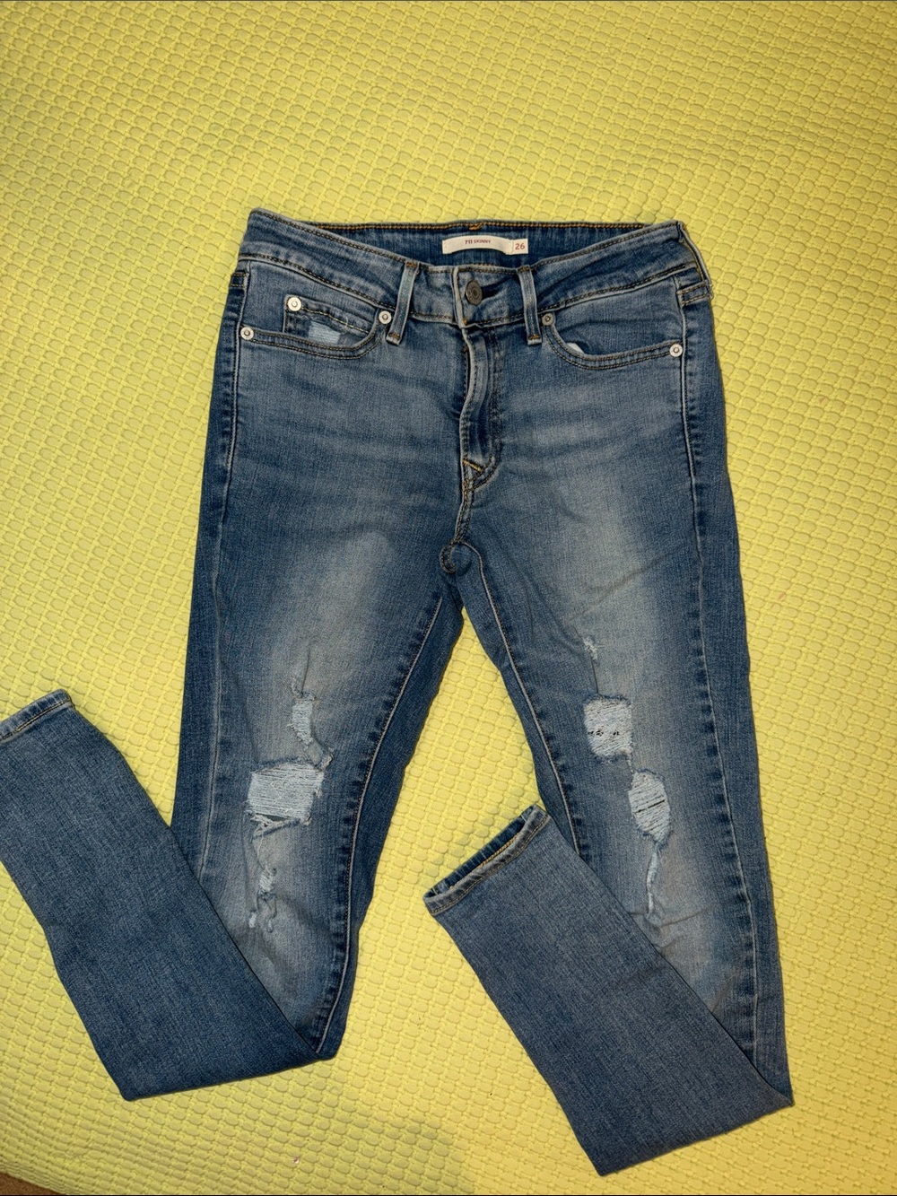 Levi's Women's Medium Blue Distressed 711 Skinny Jeans
